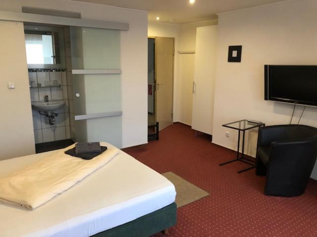Hotel Saarland Lebach エクステリア 写真
