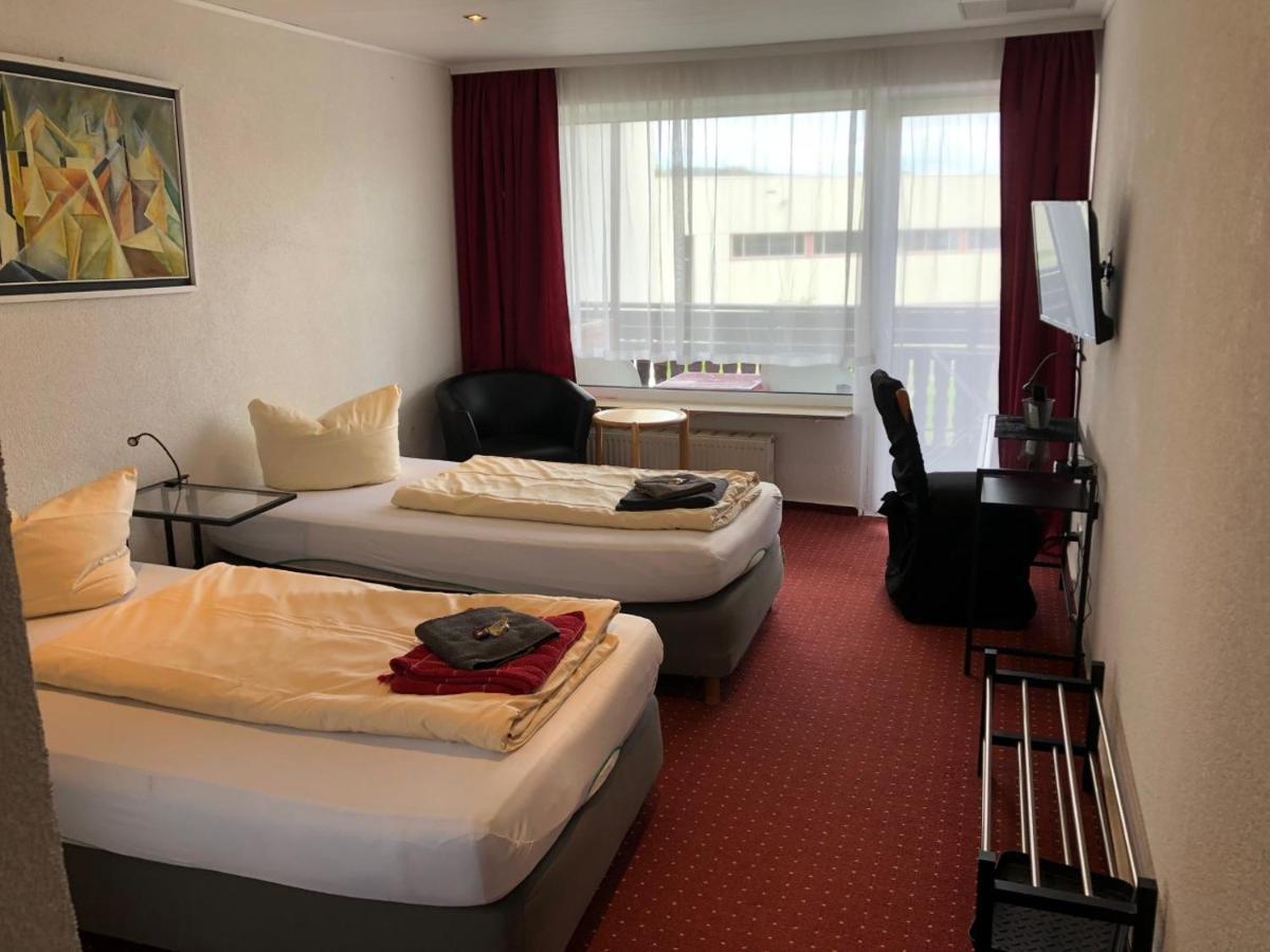 Hotel Saarland Lebach エクステリア 写真