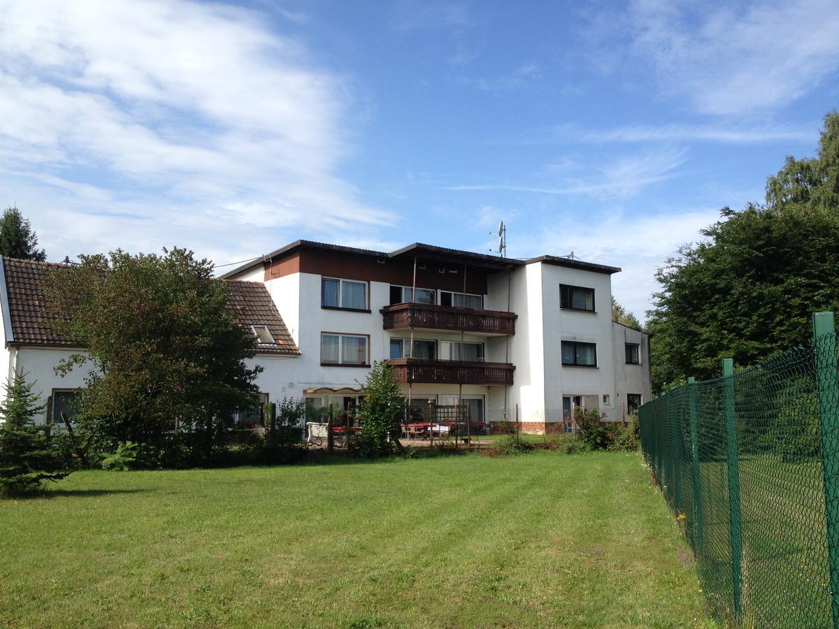Hotel Saarland Lebach エクステリア 写真