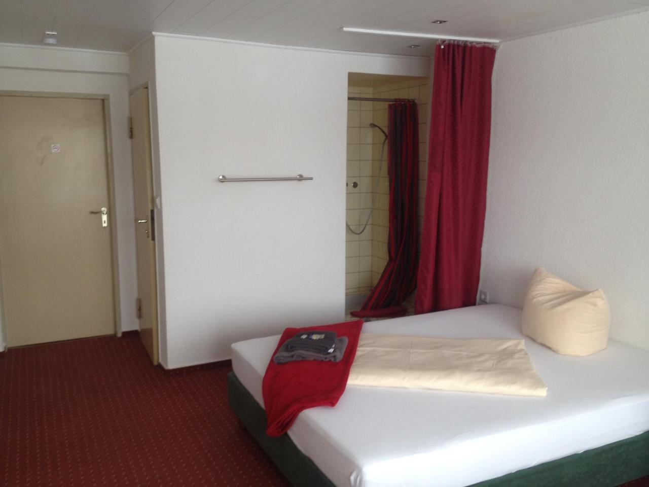Hotel Saarland Lebach エクステリア 写真