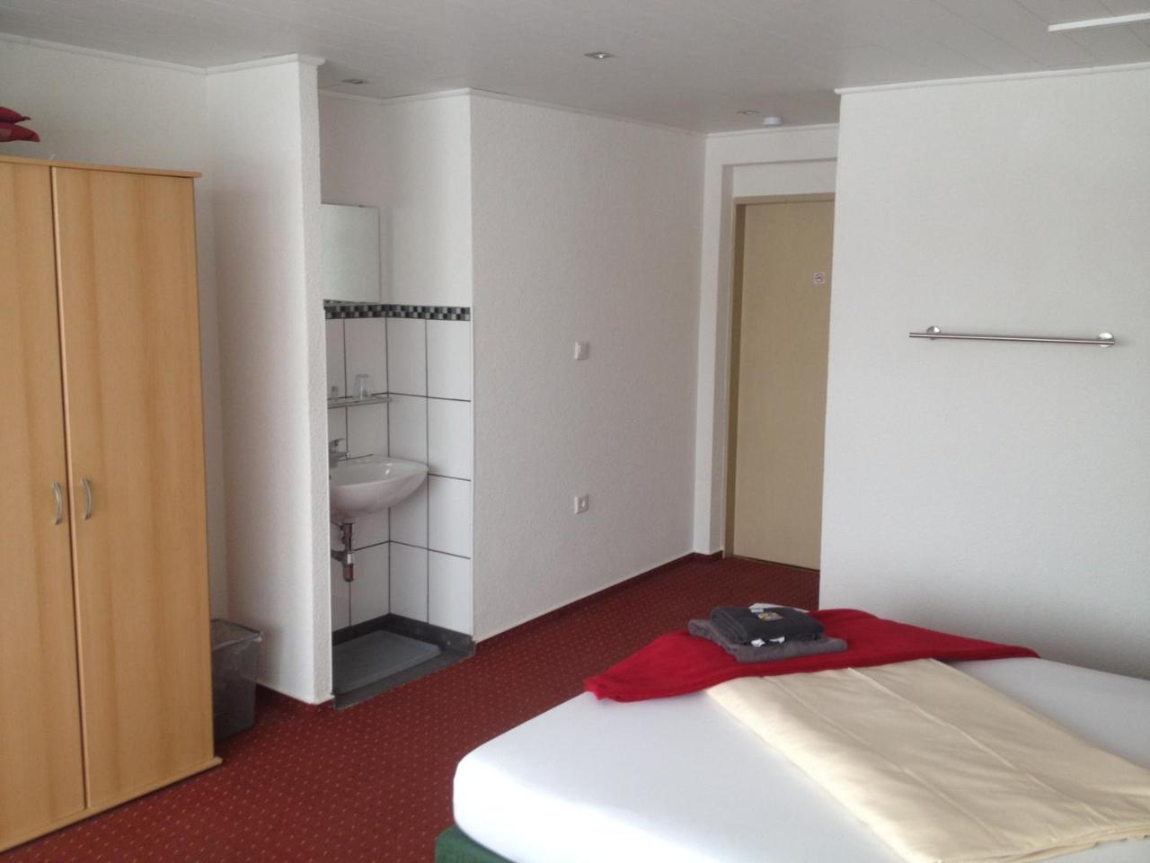 Hotel Saarland Lebach エクステリア 写真