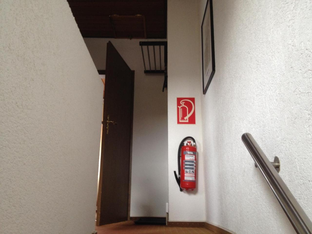 Hotel Saarland Lebach エクステリア 写真