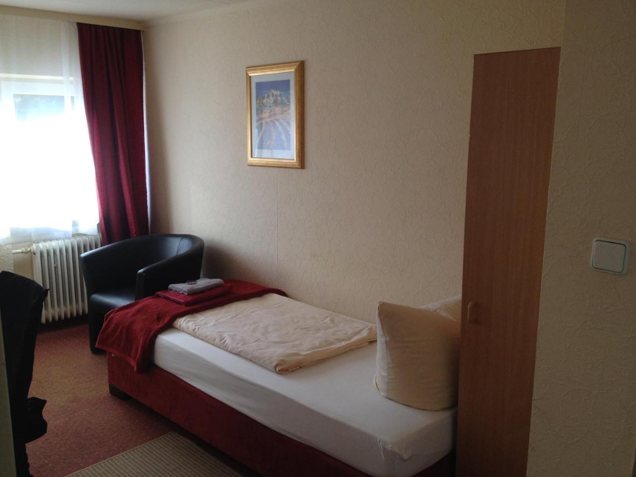 Hotel Saarland Lebach エクステリア 写真