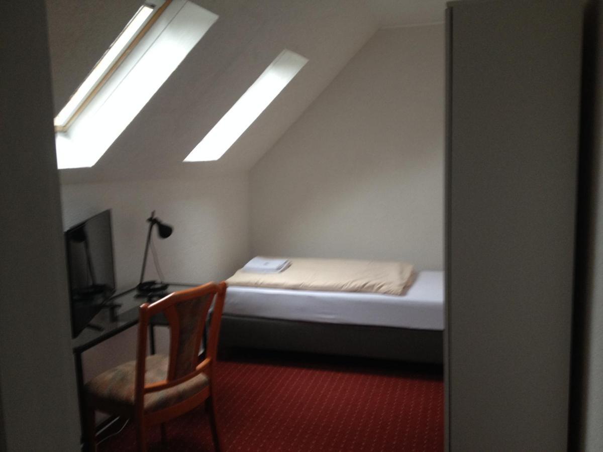 Hotel Saarland Lebach エクステリア 写真